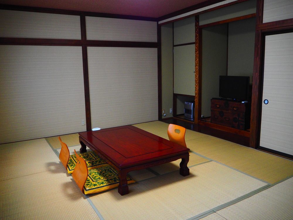 Ryokan Kusatsu Onsen Eidaya 3*